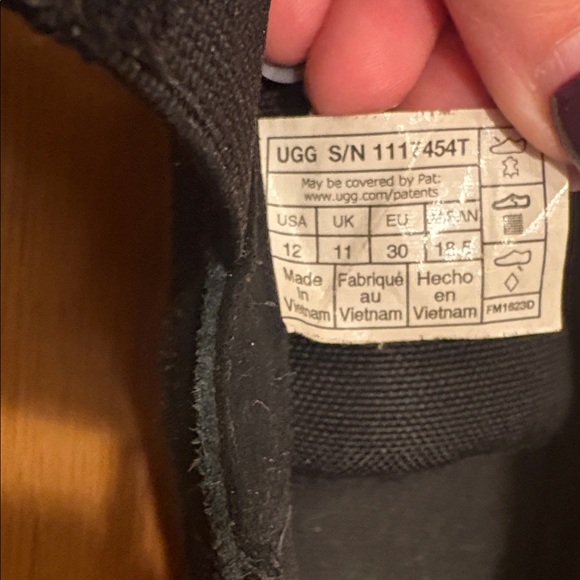 ✨ UGG ✨ Toddler Black Rennon Low Top Suede Leather Sneakers Size 12 - Picture 9 of 12